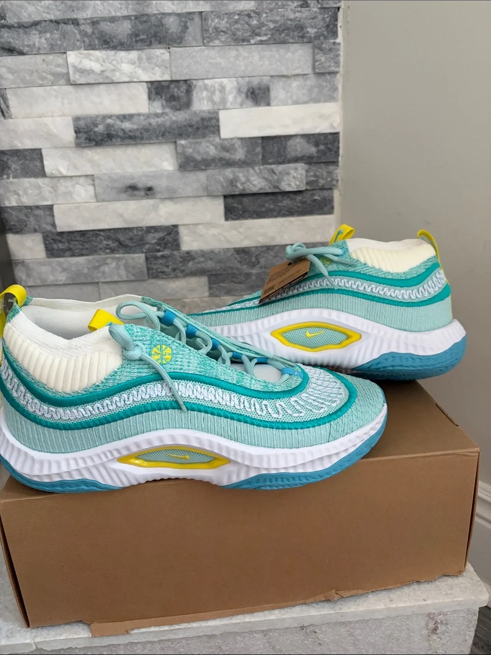 Nike Cosmic Unity 3 men's sneakers new in box no lid size 11